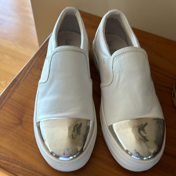Le Blanc white leather sneakers with a gleaming silver toecap. - Picture 2 of 5
